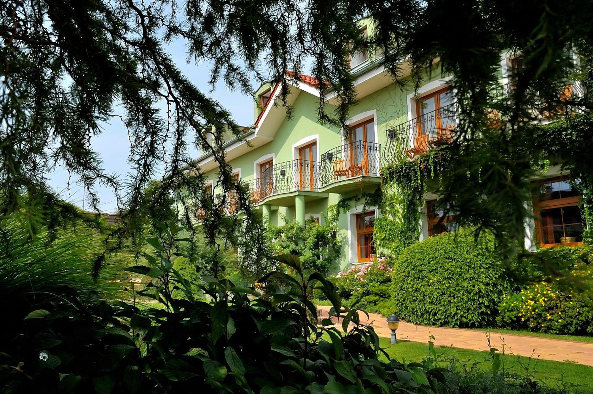 Penzion Tematin Piest'any Dış mekan fotoğraf