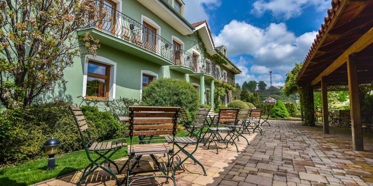 Penzion Tematin Piest'any Dış mekan fotoğraf